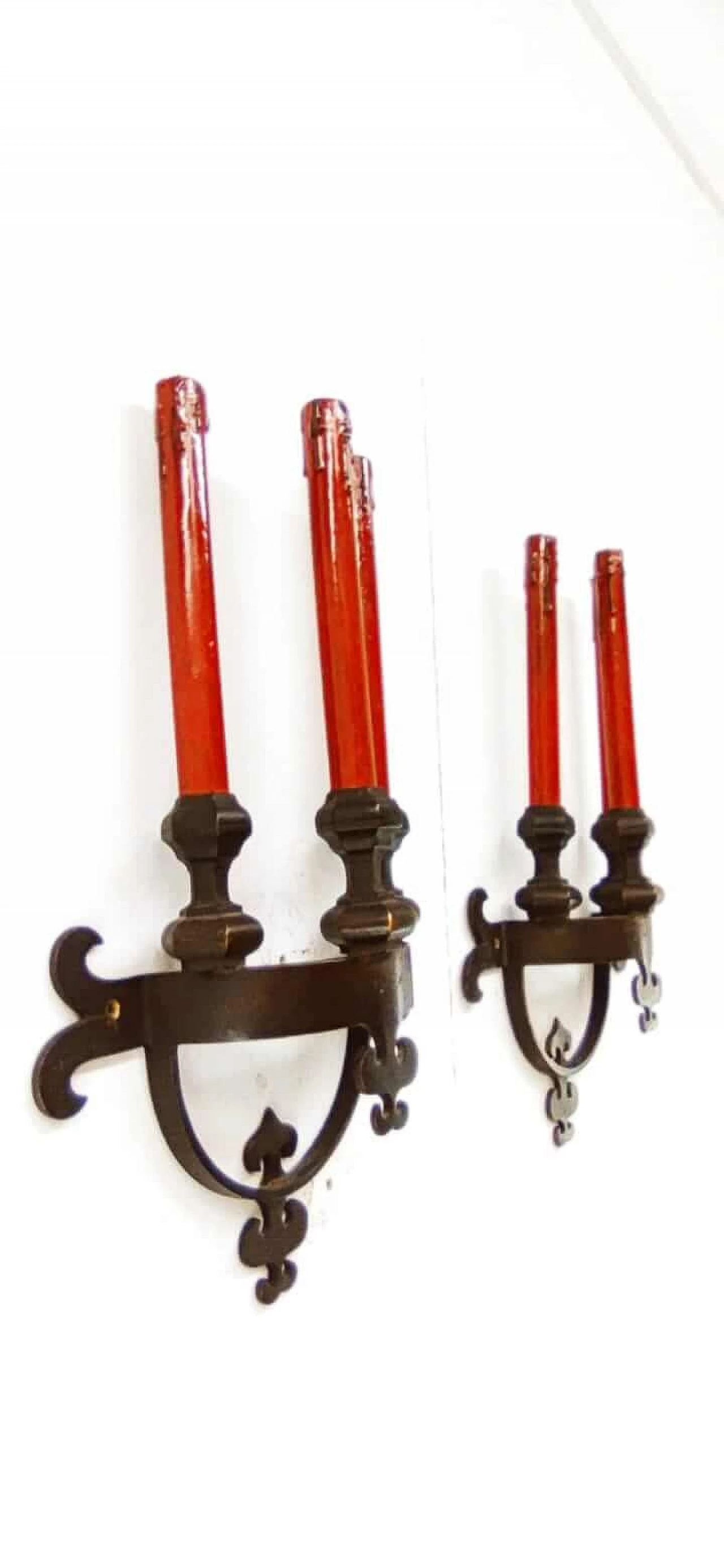 Pair of Neo Renaissance wall sconces in brass, 1940s 17