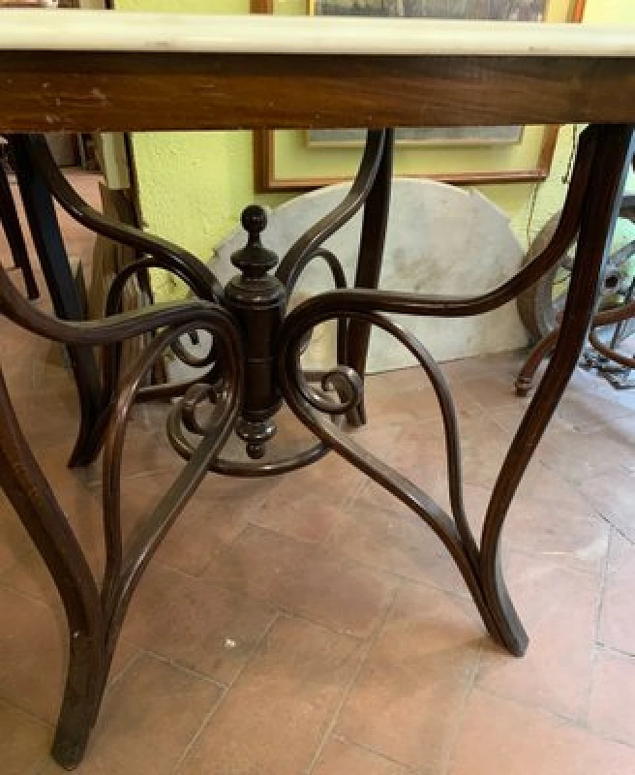 Tavolo in faggio con piano in marmo di Michael Thonet, inizio '900 1