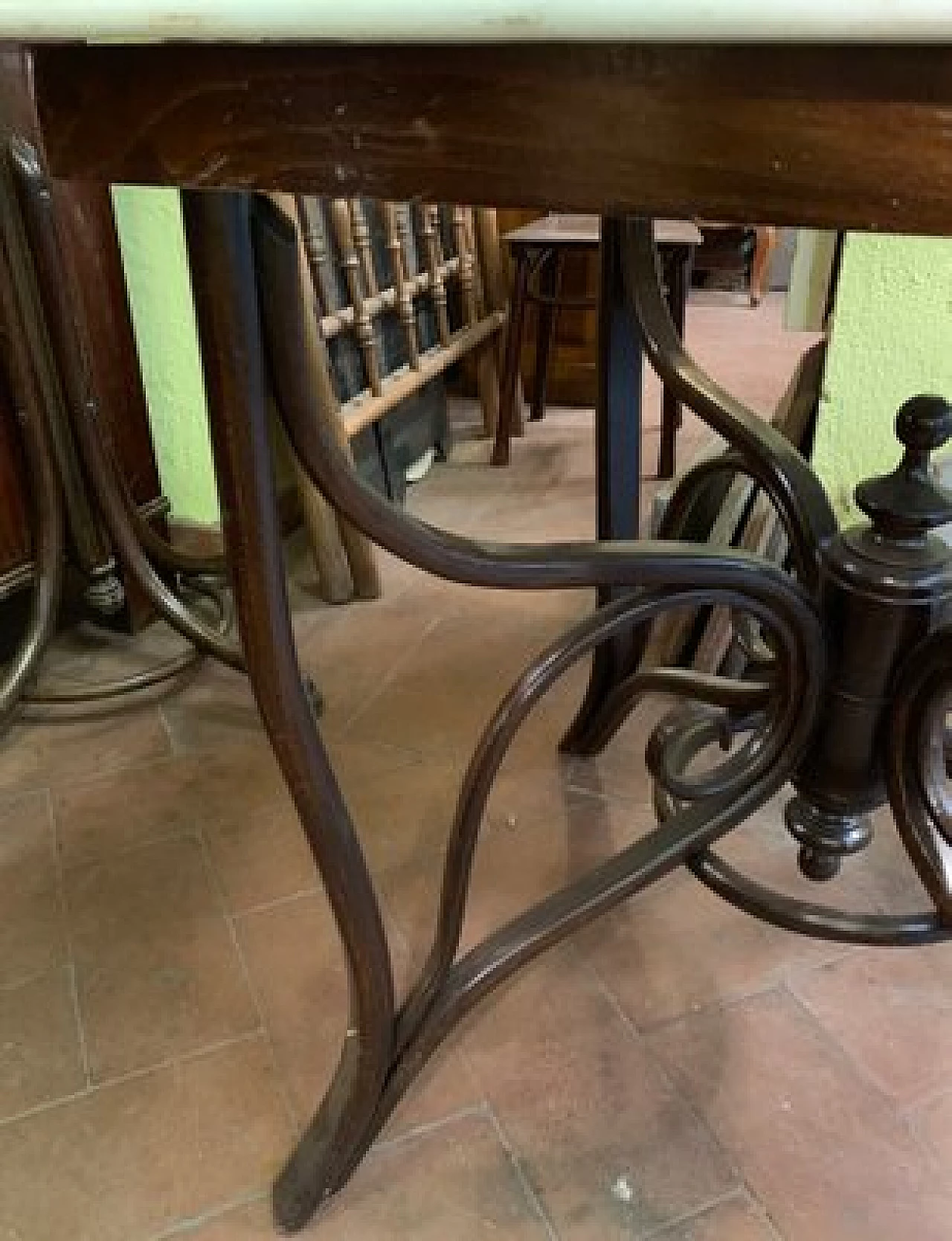 Tavolo in faggio con piano in marmo di Michael Thonet, inizio '900 2