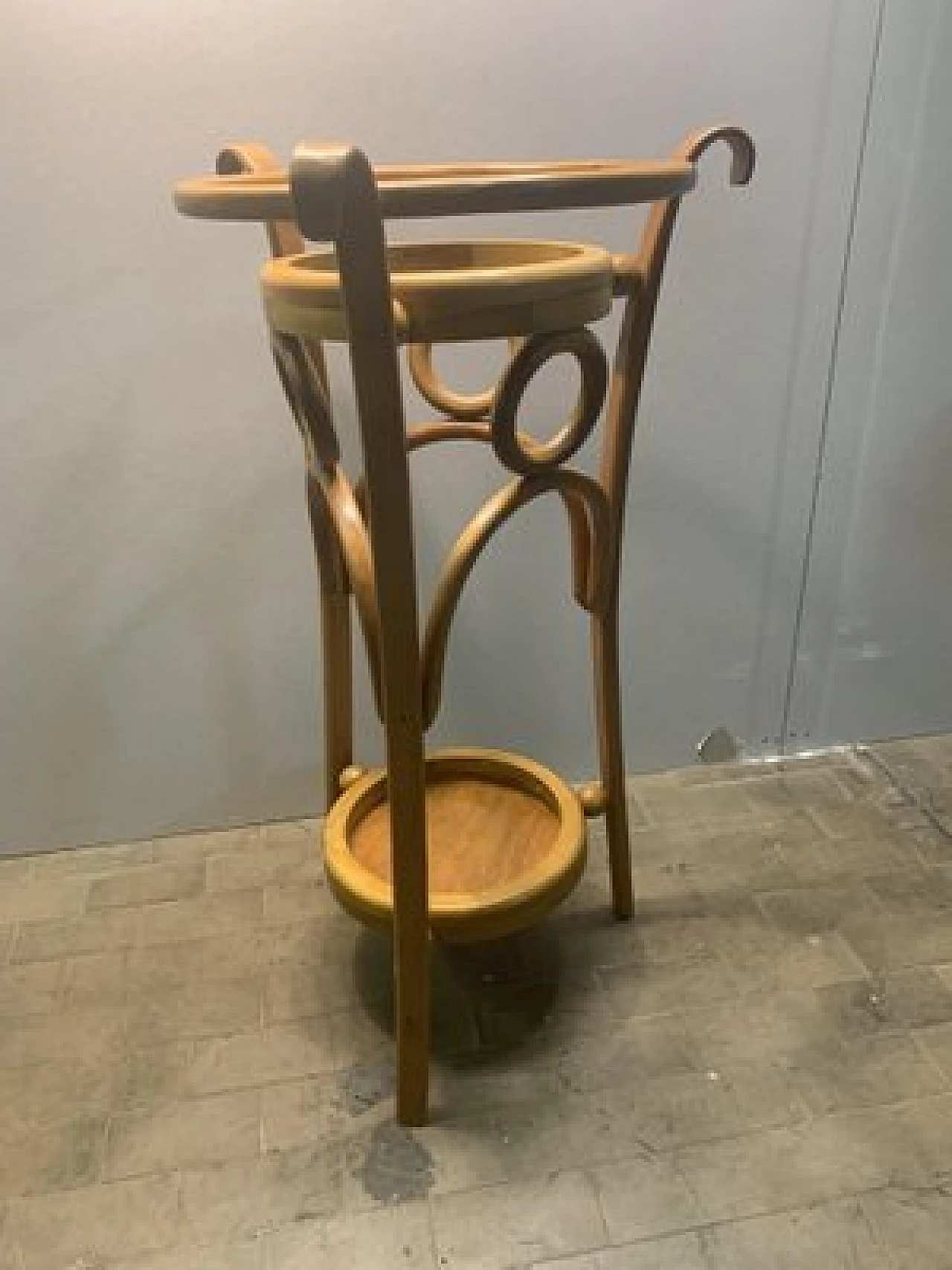 Vase holder in beech  by Michael Thonet, early 1900s 1