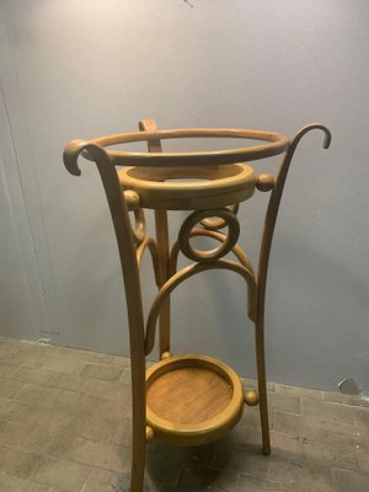 Vase holder in beech  by Michael Thonet, early 1900s 2