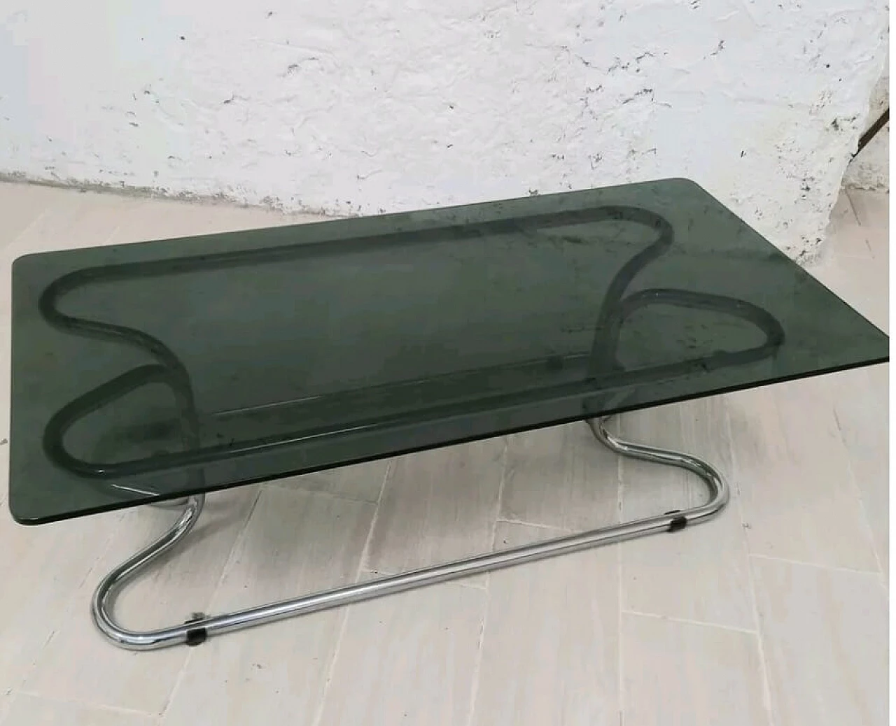 Tavolino in metallo con piano in vetro fume, anni '70 1