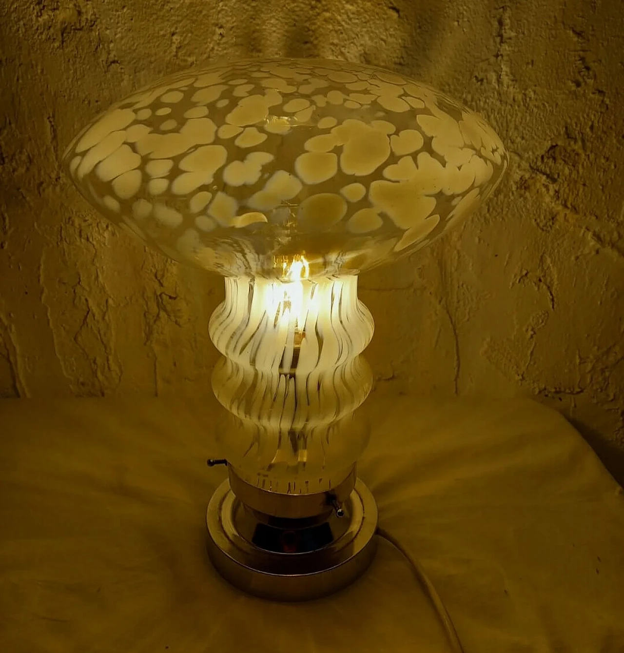 Mushroom table lamp in glass, 1970s 1