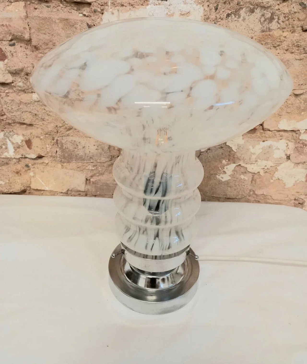 Mushroom table lamp in glass, 1970s 2