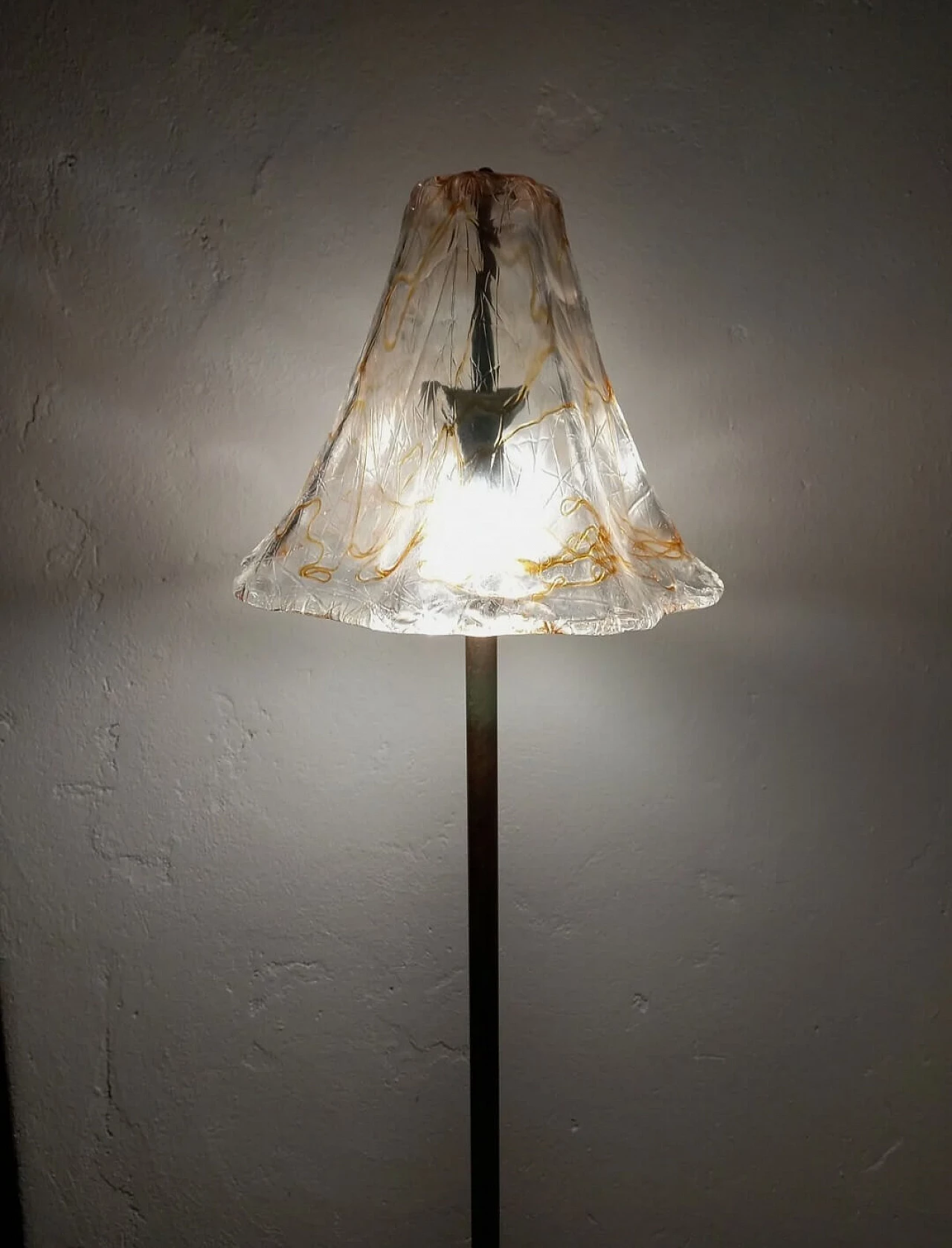 Floor lamp in glass and burnished brass, 1980s 5