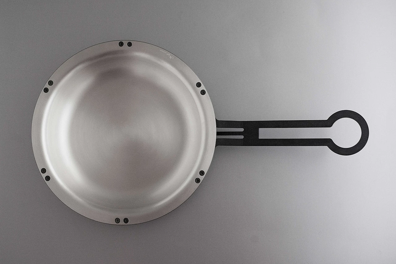 PAN999 pan in silver and iron by Tobia Scarpa 5