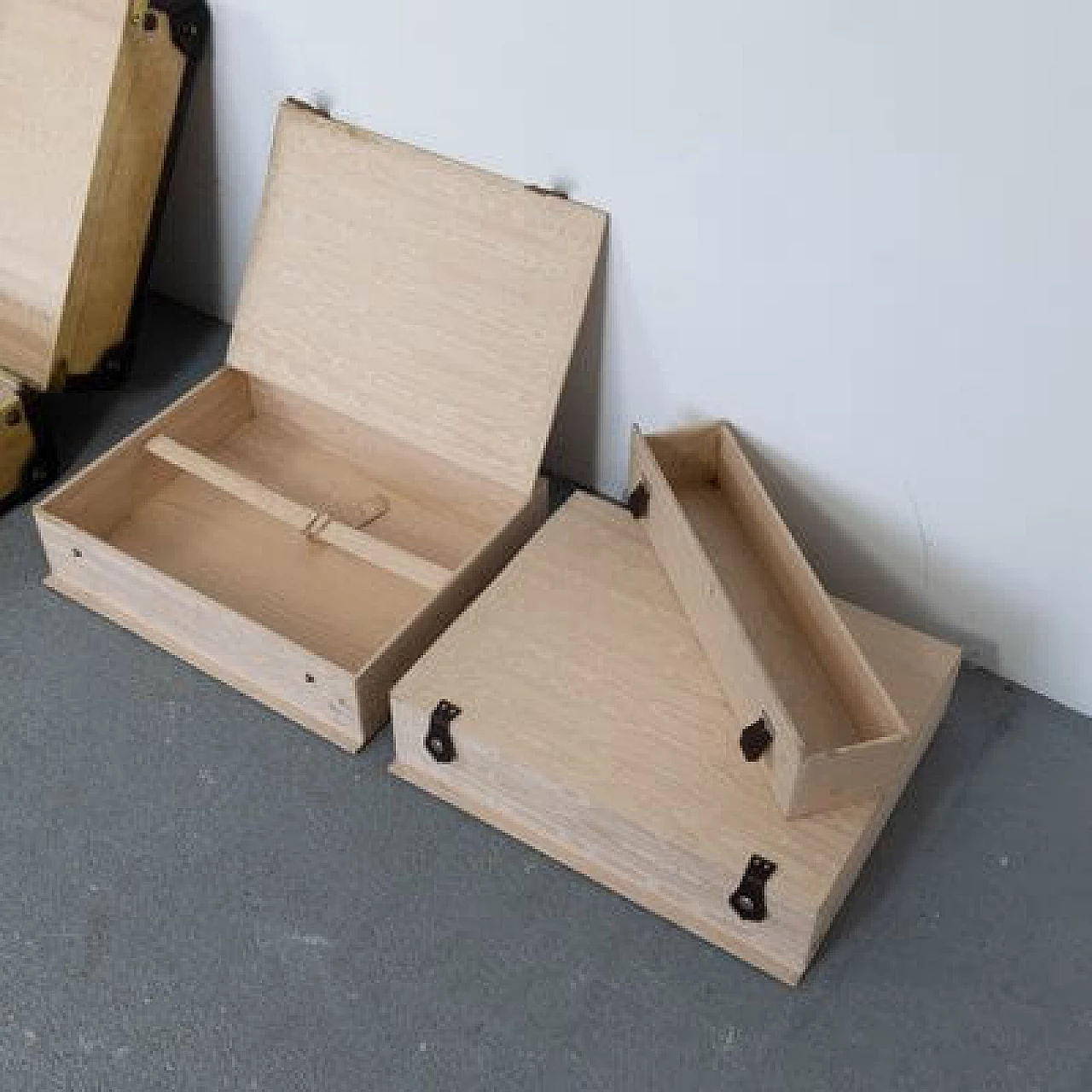 Leather and parchment suitcase, 1960s 12