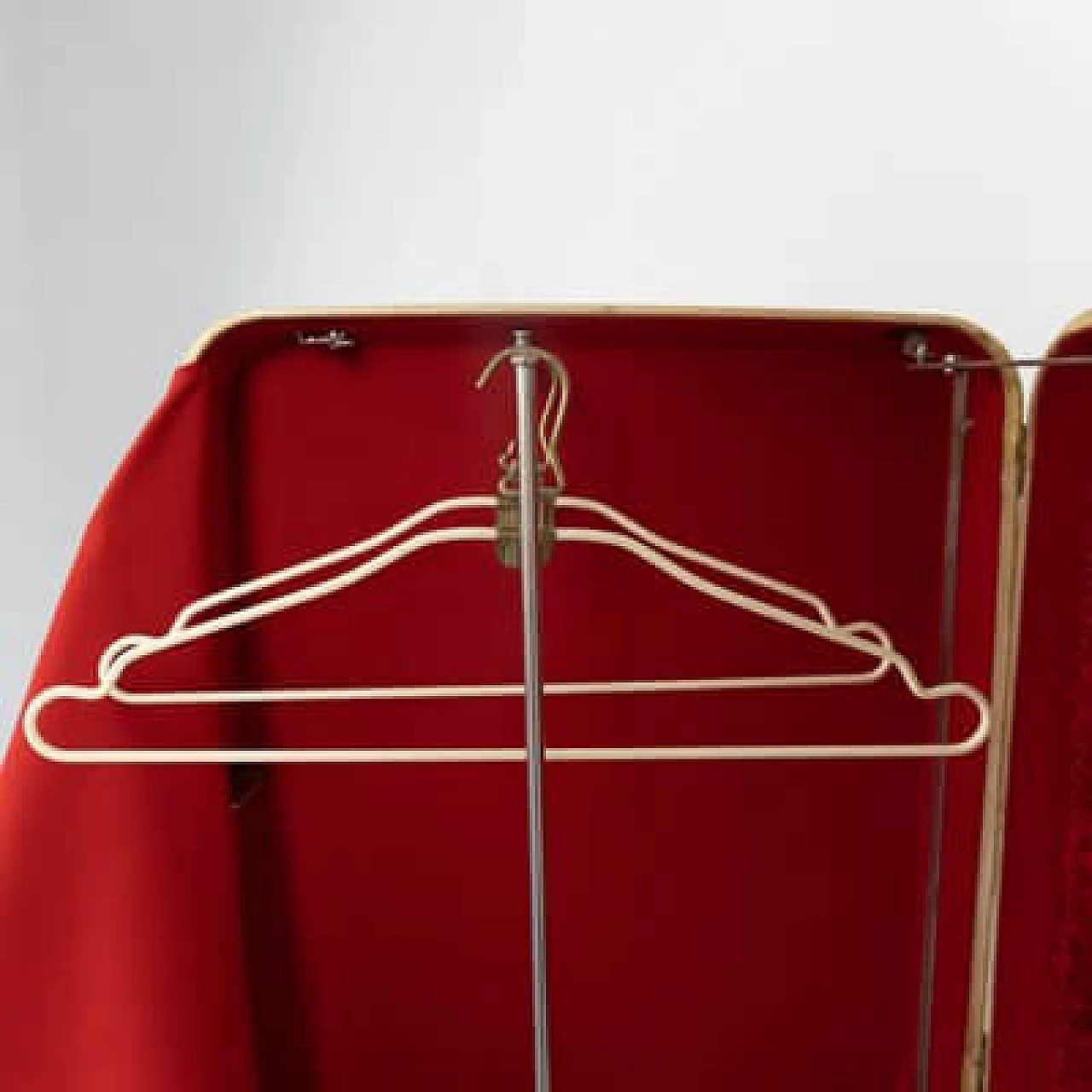 Valigia in pelle con rivestimento interno in tessuto, anni '60 3