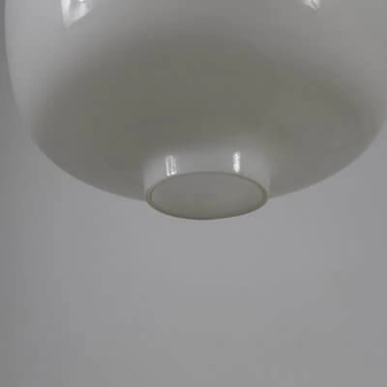 Lampadario in ottone, metallo e vetro opalino, anni '50 6