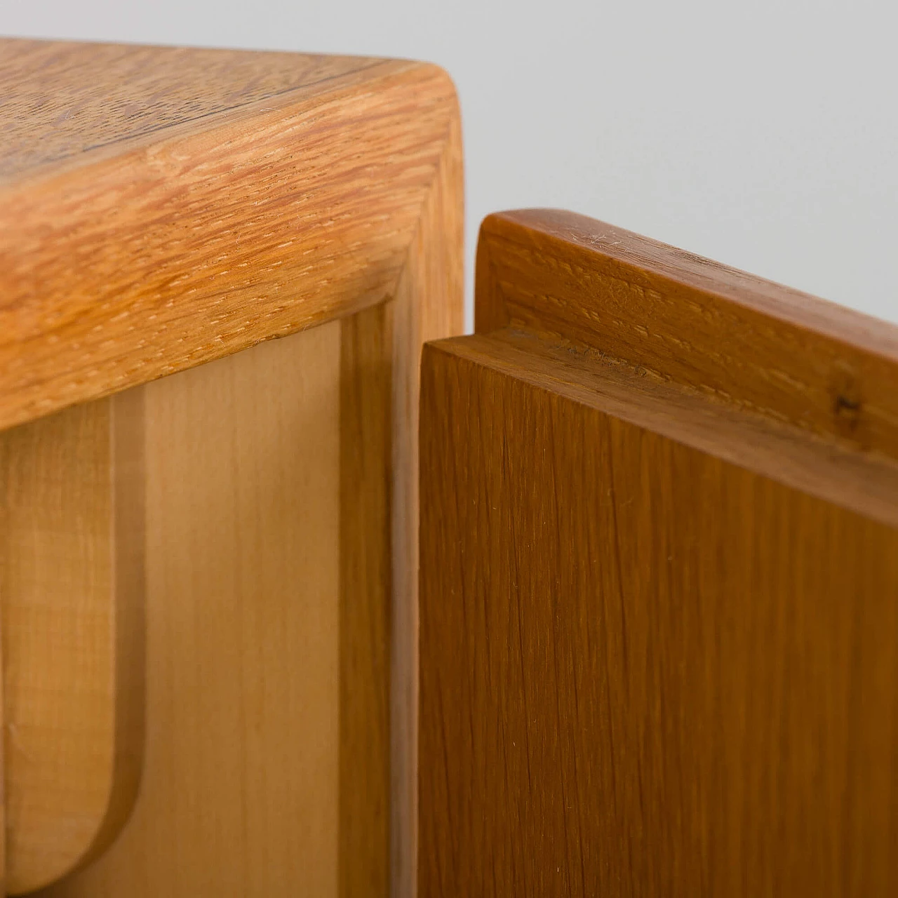 Danish oak China cabinet by Børge Mogensen for FDB, 1960s 17