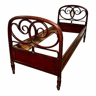 Curved beech single bed by Michael Thonet for Thonet, 1800s