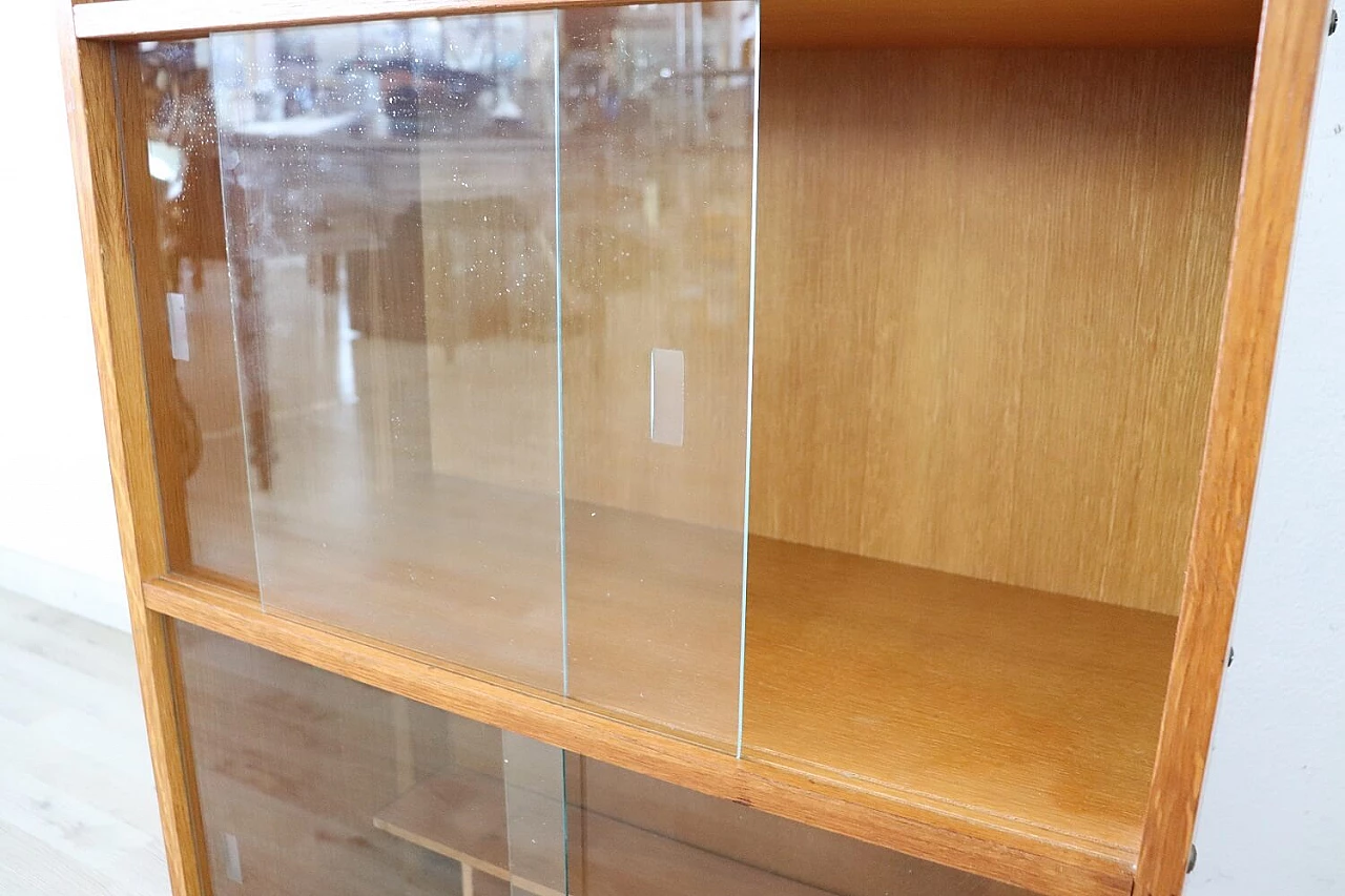 Piccola libreria in legno con ante scorrevoli, anni ’80 6