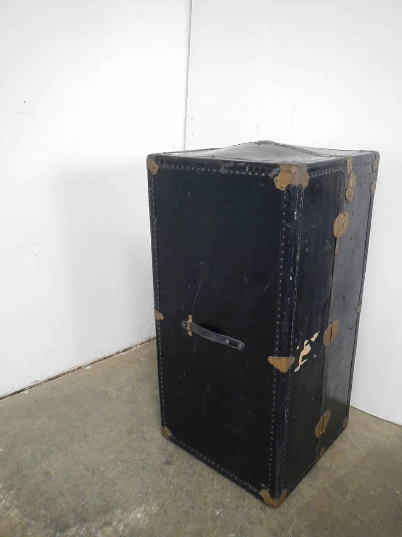 Clothes trunk in wood with cardboard lining, 1930s 7