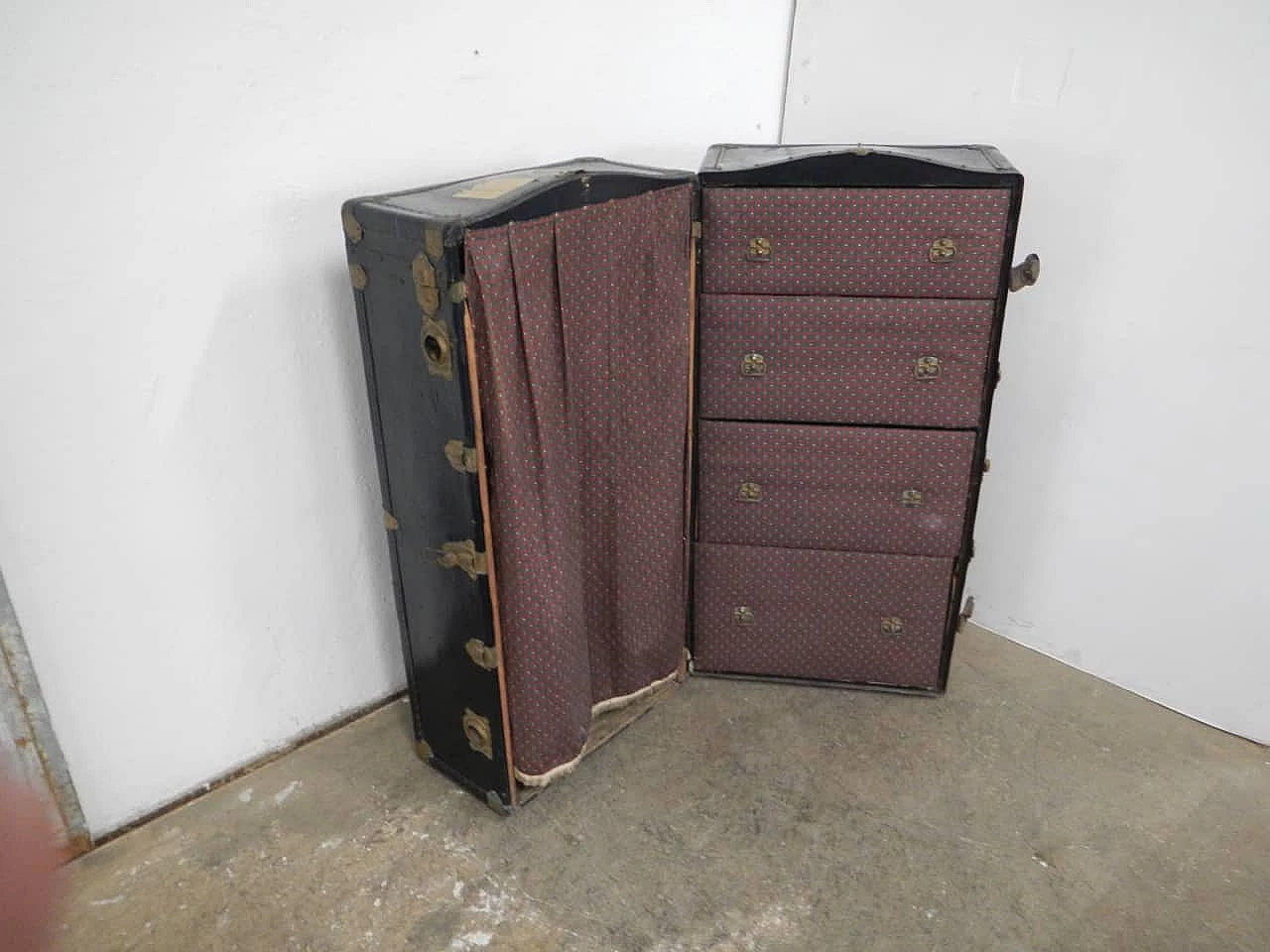 Clothes trunk in wood with cardboard lining, 1930s 11