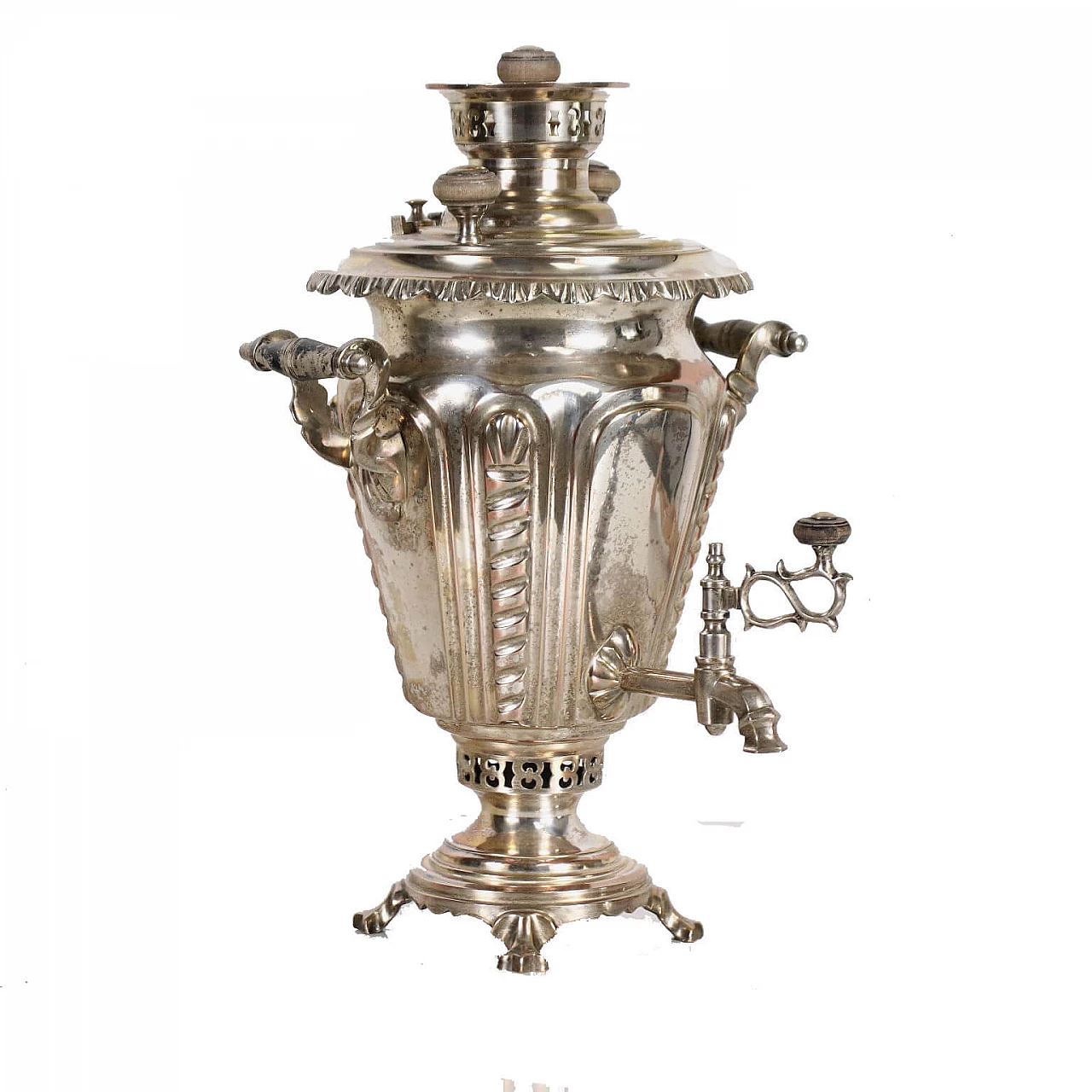 Russian patinated brass samovar, 1900s 1