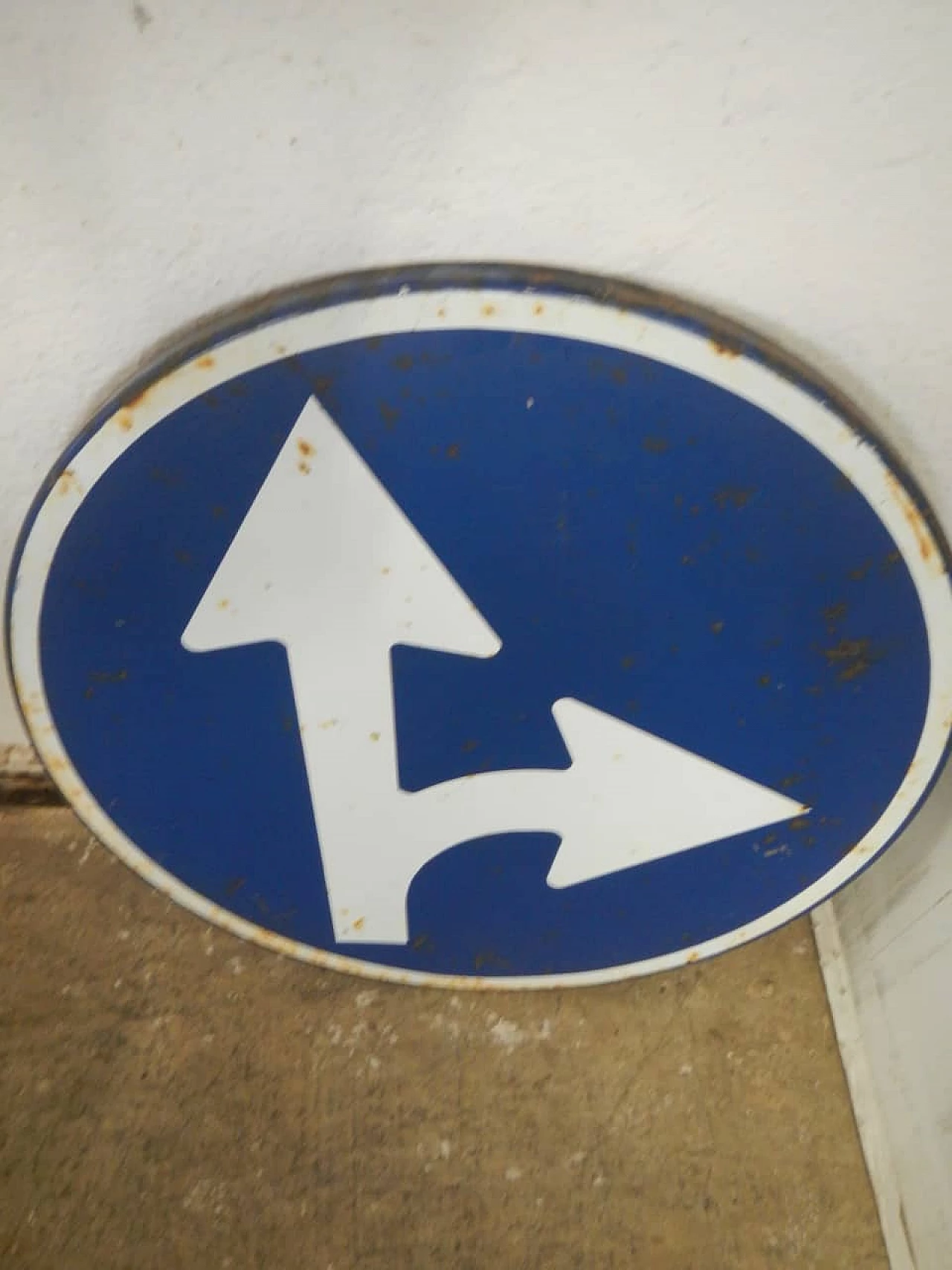 Insegna stradale con frecce direzionali, anni '80 3