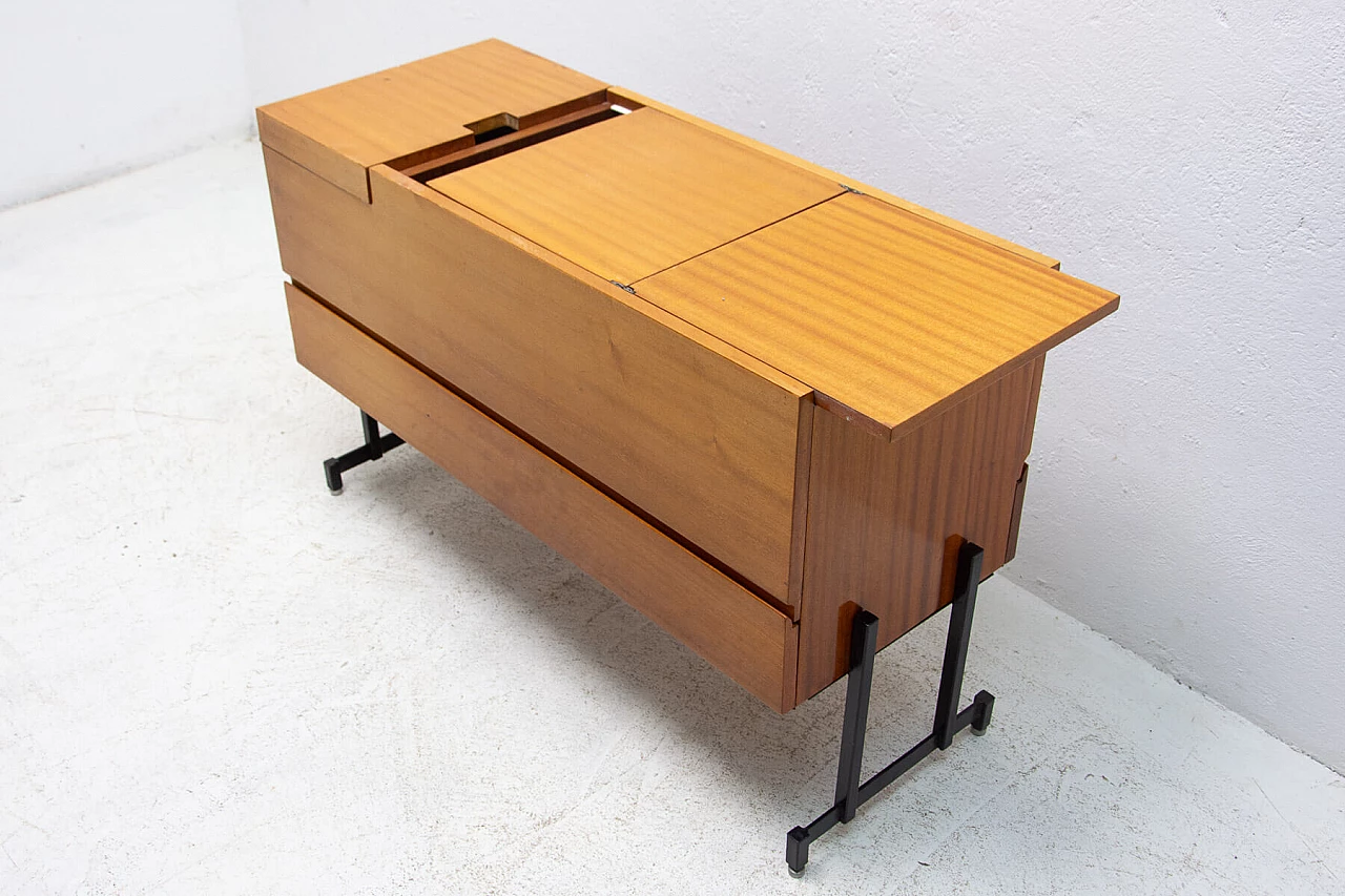 Mobile bar in mogano e gambe in ferro, anni '70 13