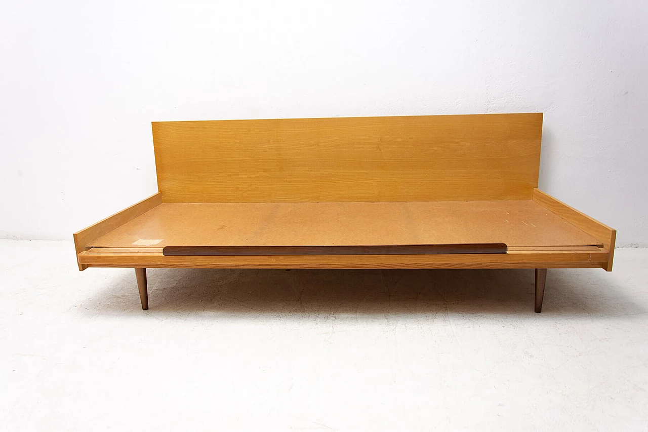 Divano letto pieghevole con struttura in faggio, anni '60 16