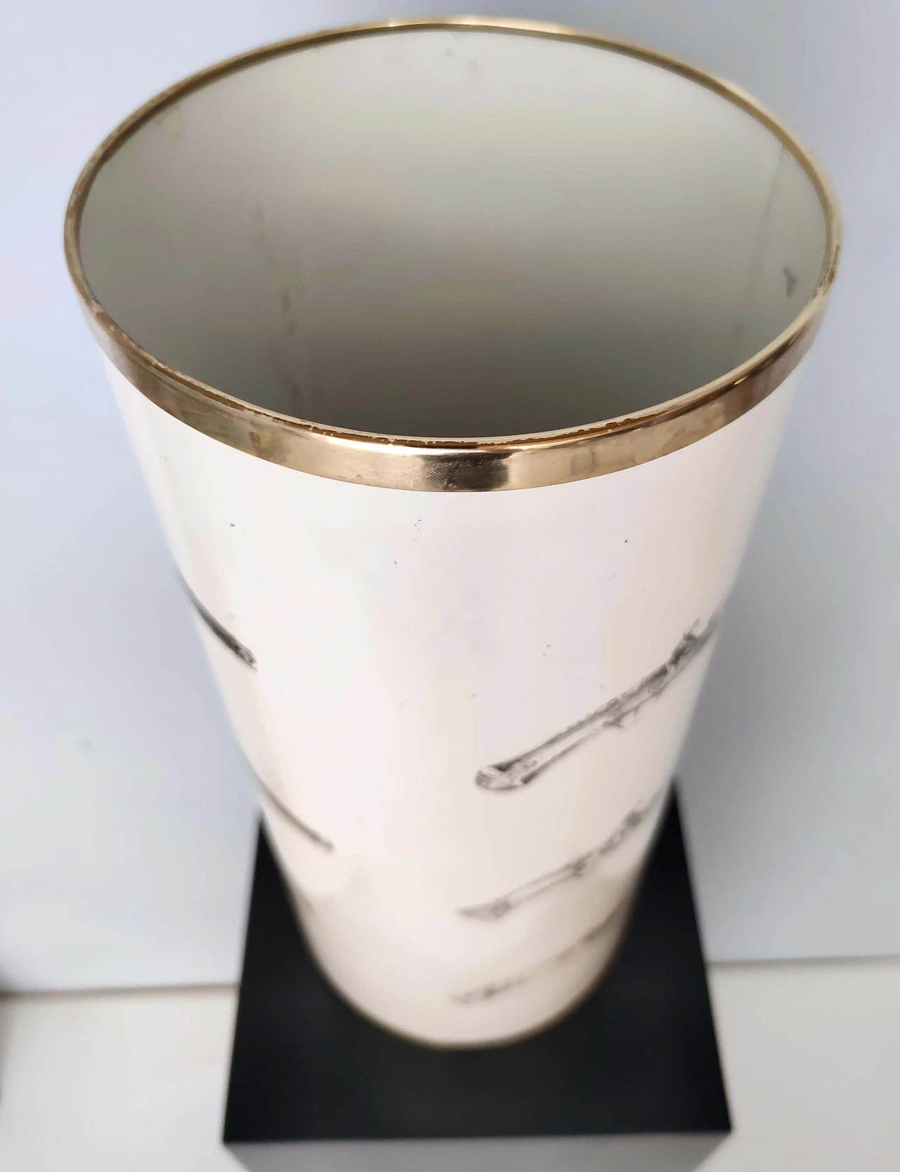 Painted metal umbrella stand attributed to Fornasetti, 1950s 8