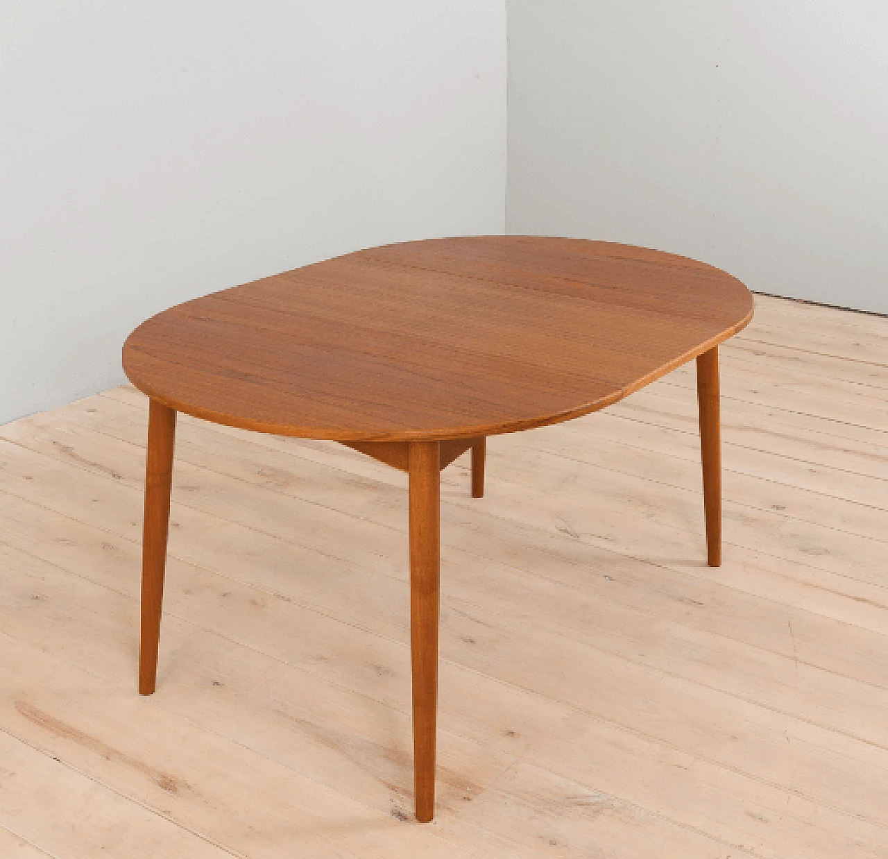 Round extendable table in teak, 1960s 3