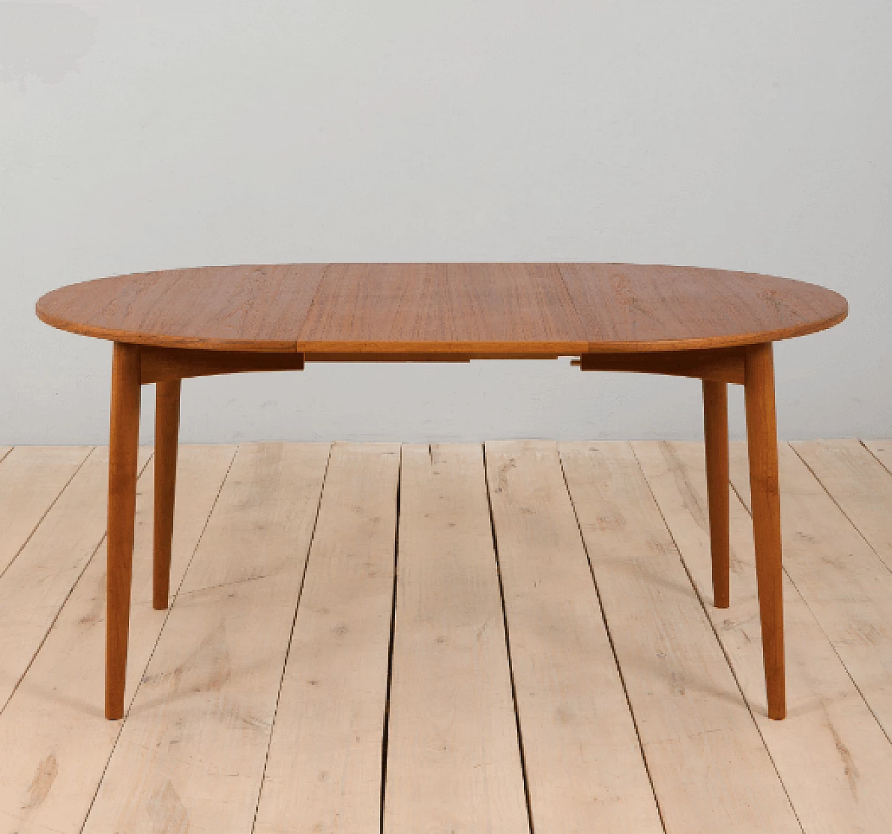 Round extendable table in teak, 1960s 4