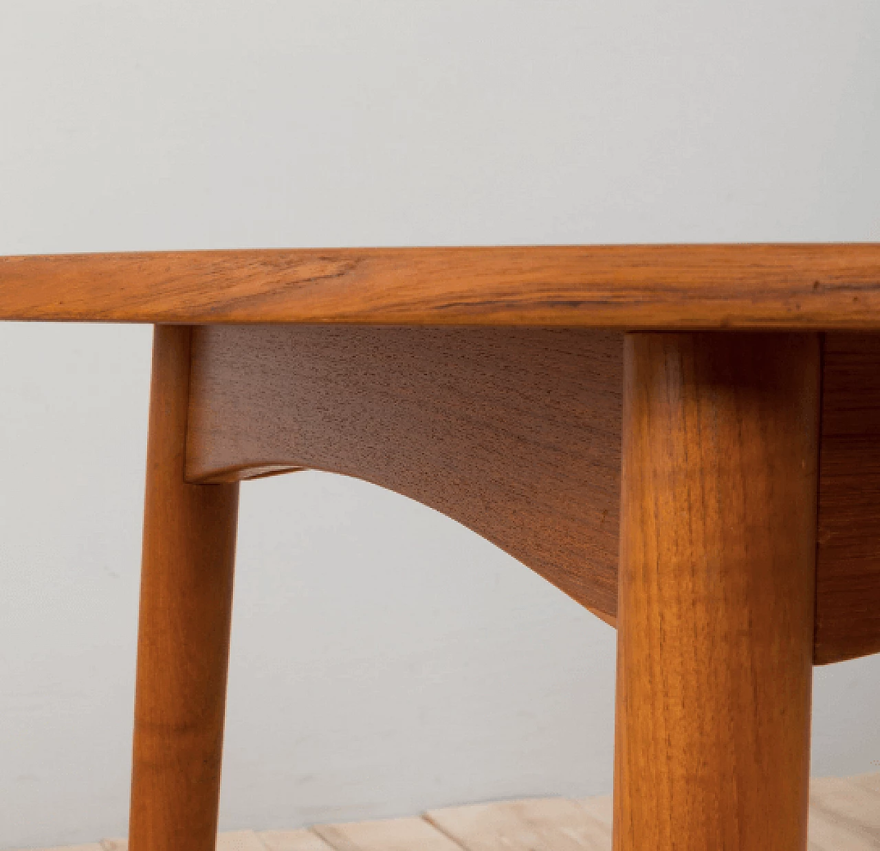 Round extendable table in teak, 1960s 6