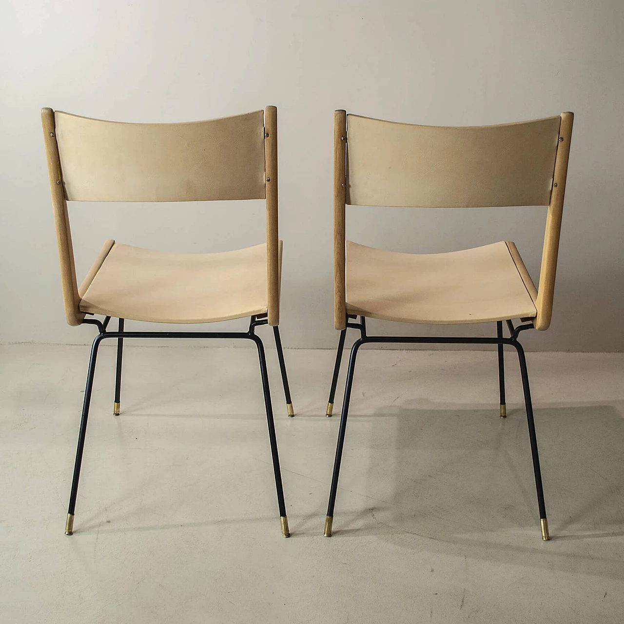 Pair of Boomerang dining chairs by Carlo De Carli, 1950s 3
