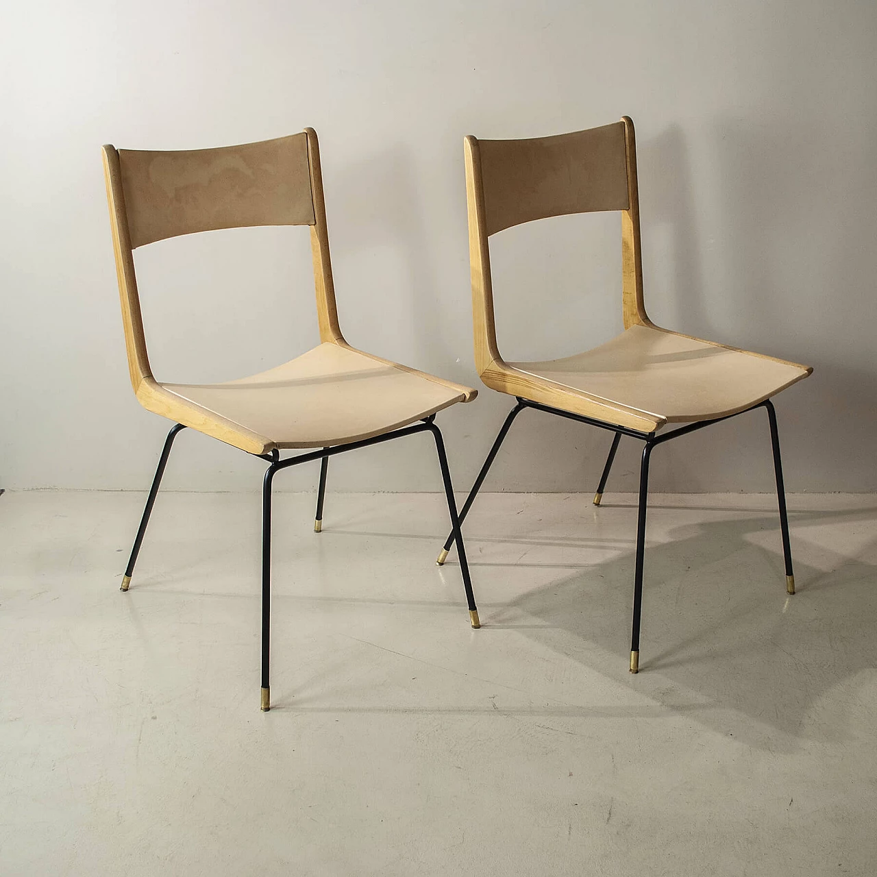 Pair of Boomerang dining chairs by Carlo De Carli, 1950s 5