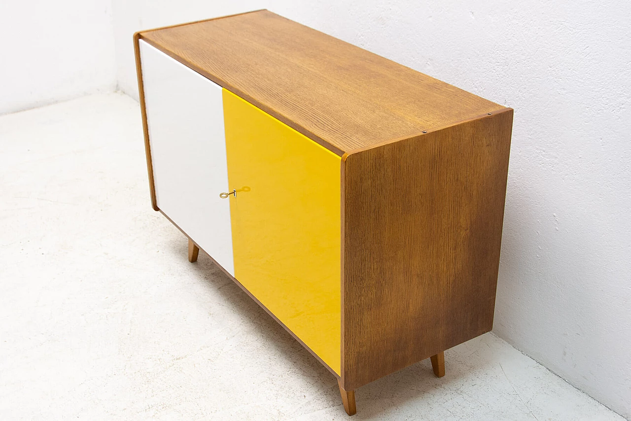 Beech sideboard U-450 by Jiří Jiroutek, 1960s 3