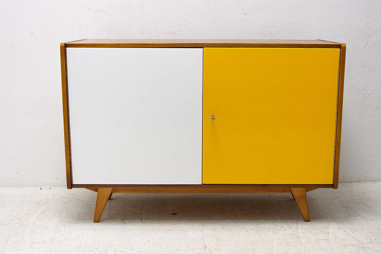 Beech sideboard U-450 by Jiří Jiroutek, 1960s 15