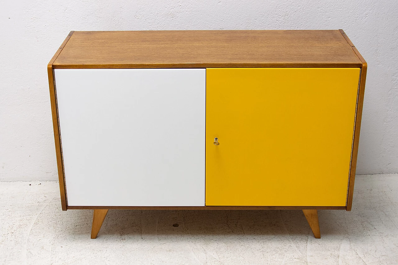 Beech sideboard U-450 by Jiří Jiroutek, 1960s 16