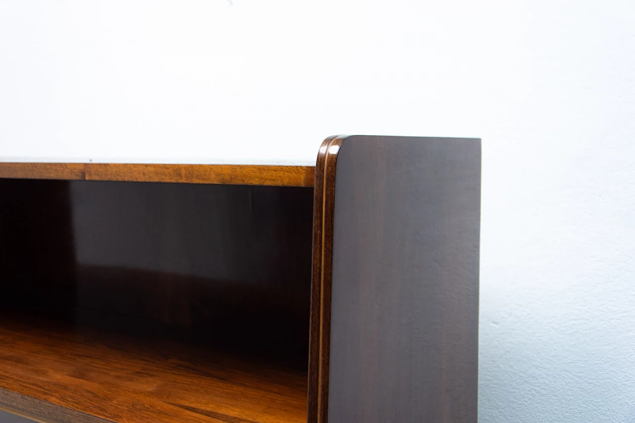 Libreria in noce di František Jirák per Jitona, anni '60 10