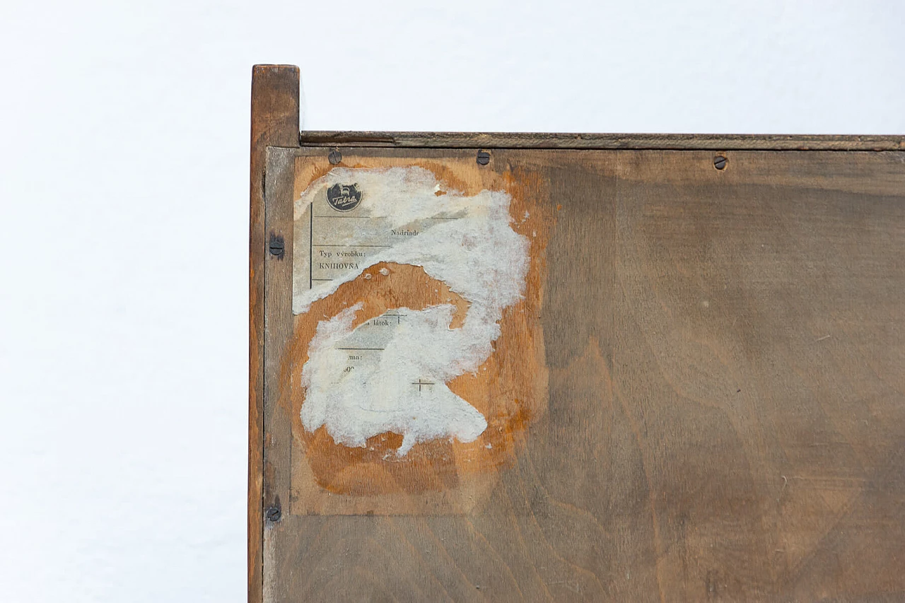 Libreria in noce di František Jirák per Jitona, anni '60 14