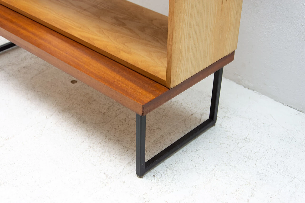 Libreria in mogano e parte superiore in vetro, anni '70 9