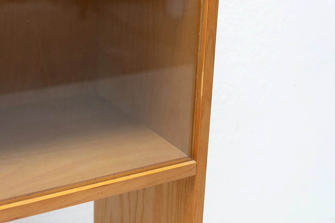 Mahogany bookcase with glass top, 1970s 10