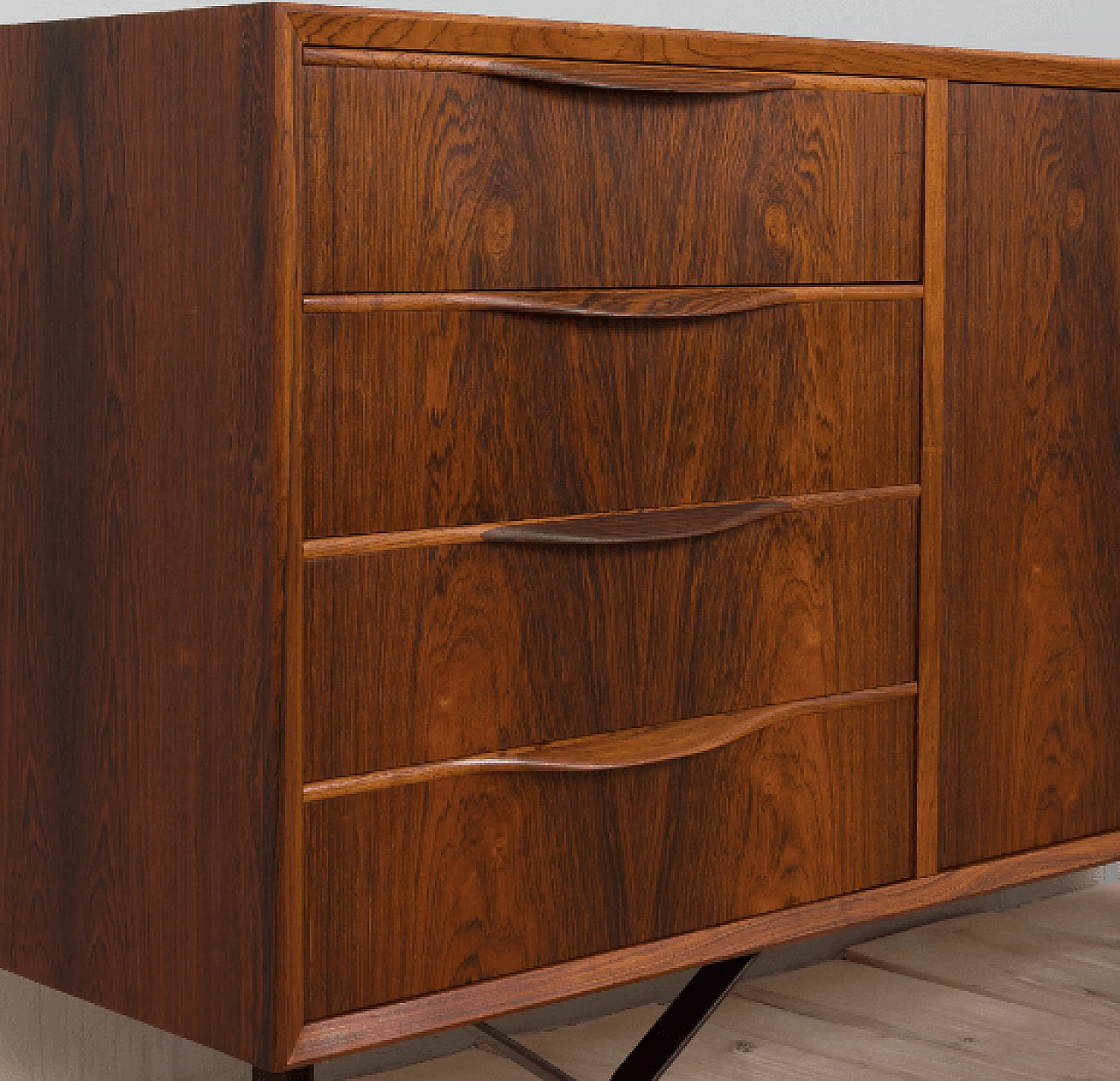 Sideboard in rosewood with 4 drawers, steel legs and brass details, 1960s 7