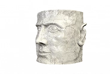 Scultura con cassetti in marmo di Carrara