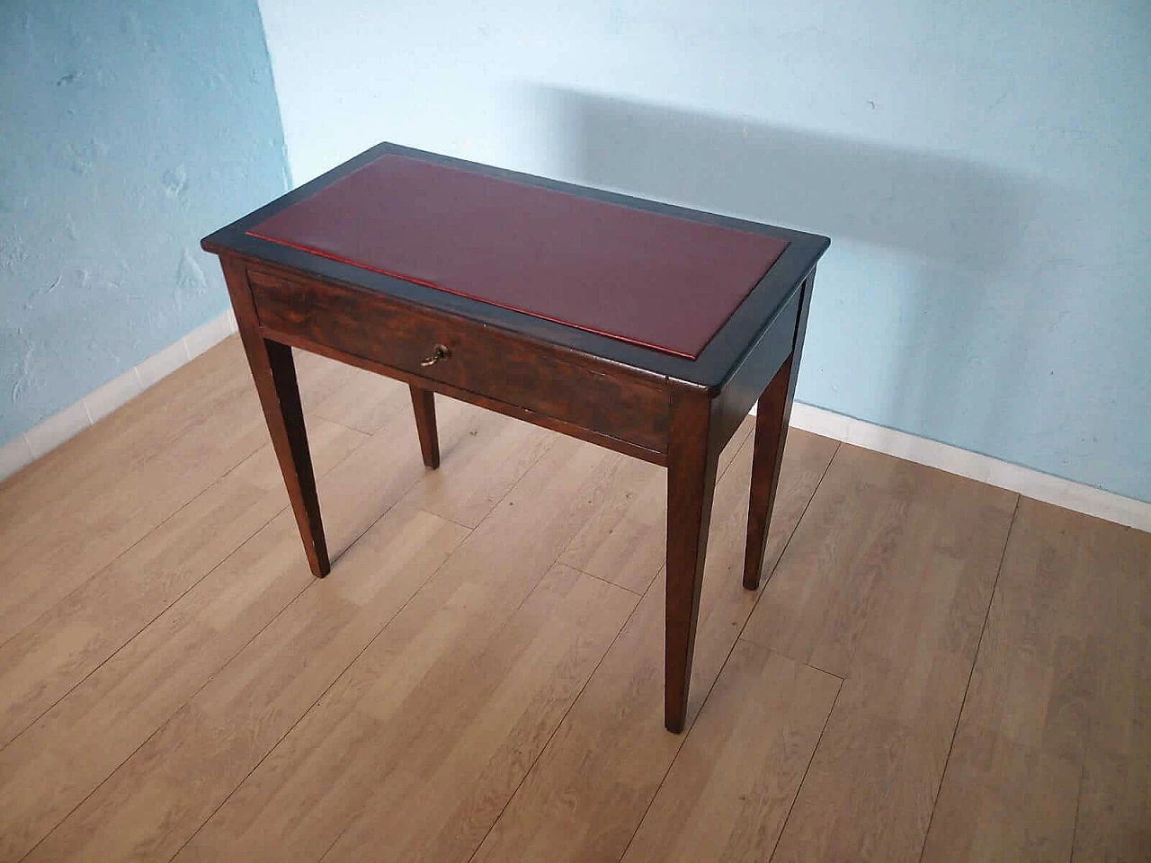 Mahogany coffee table with leather top, 19th century 1323712