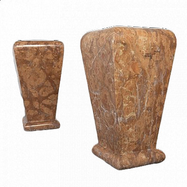 Pair of pedestals in red Verona marble, early 20th century