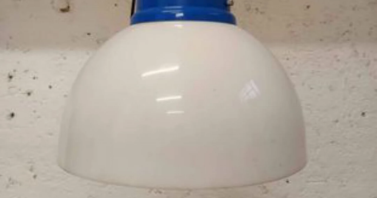 Lampadario industriale in metallo e plexiglass, anni '70 5