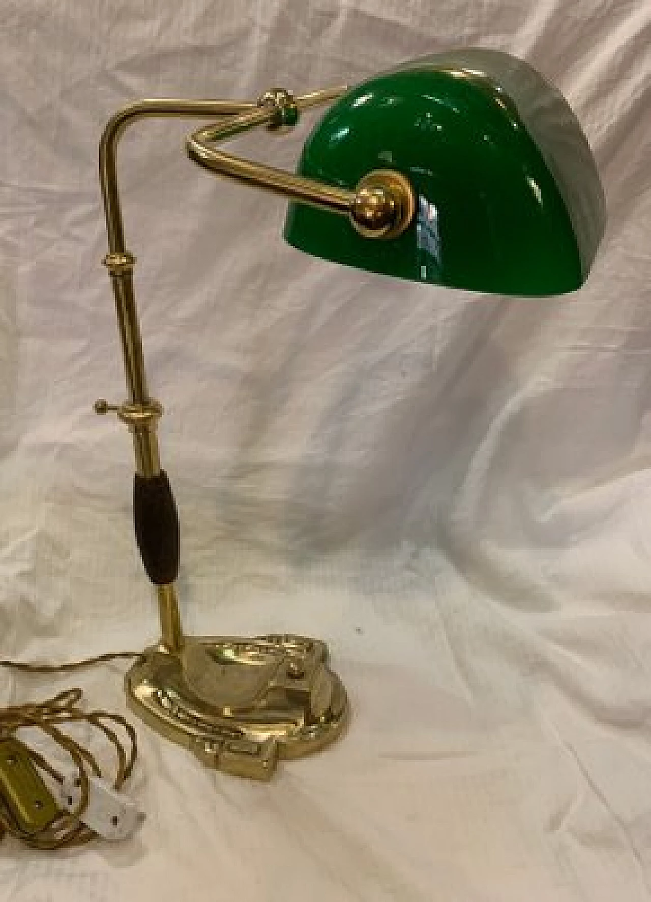 Lampada da tavolo Churchill in ottone e bronzo, anni '20 5