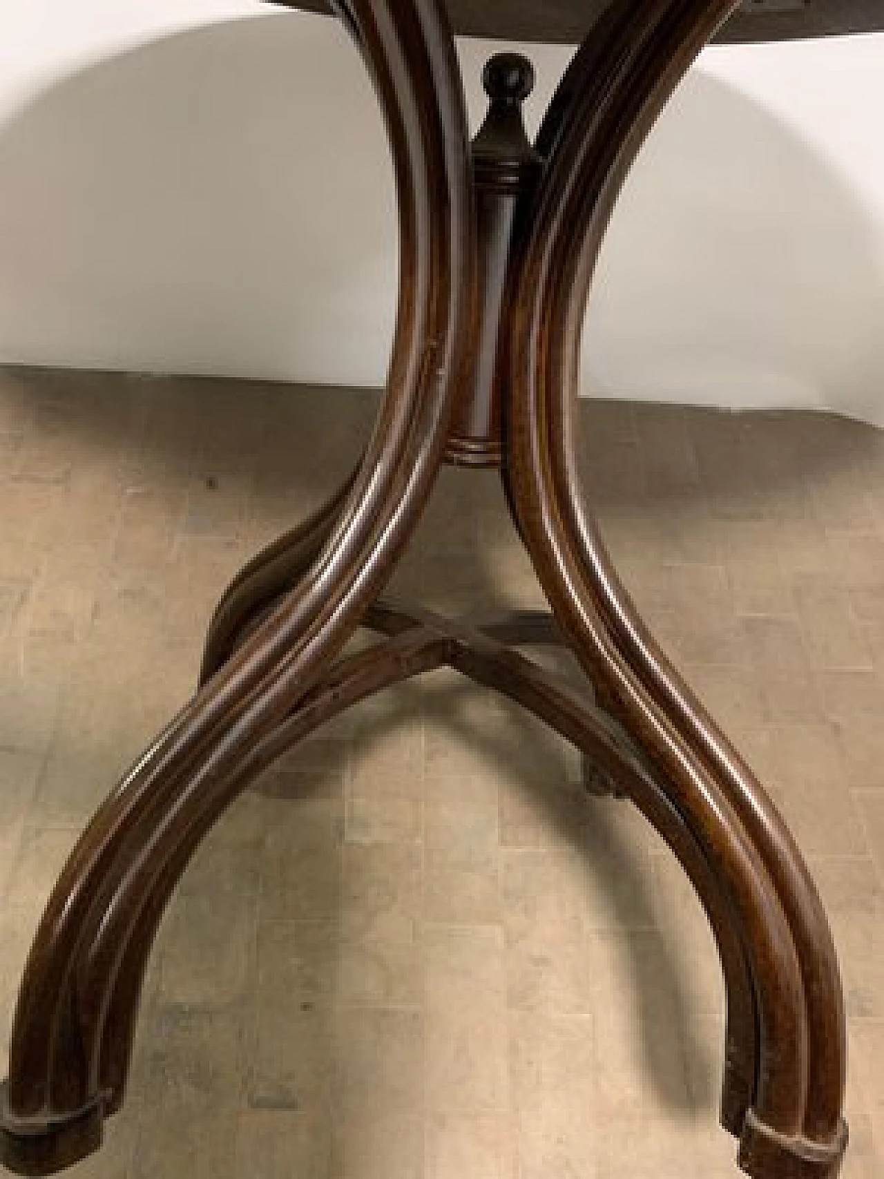 Dining table by Michael Thonet for Gebrüder Thonet, late 19th century 3