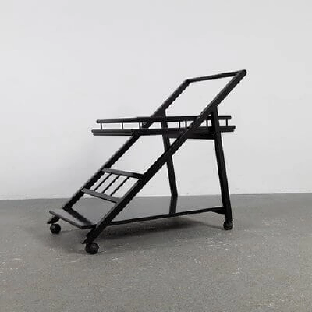 Black laquered ash bar trolley with removable tray, 1970s 2