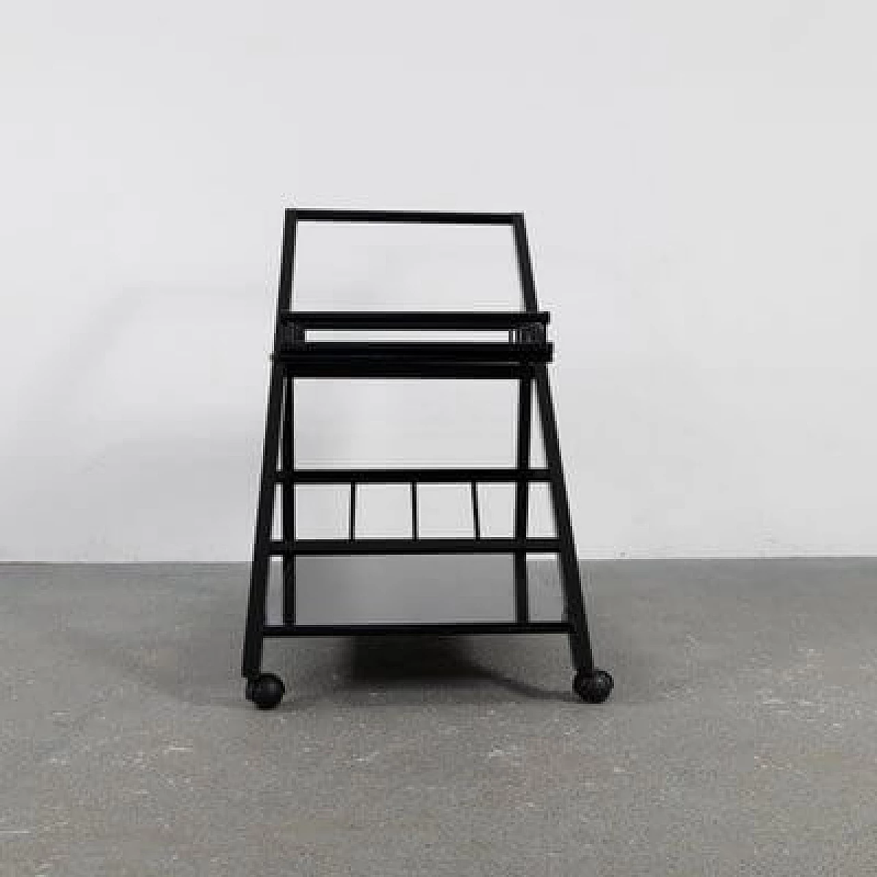 Black laquered ash bar trolley with removable tray, 1970s 11
