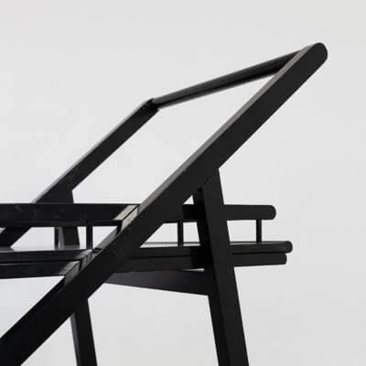 Carrello bar in frassino laccato nero con vassoio rimovibile, anni '70 13