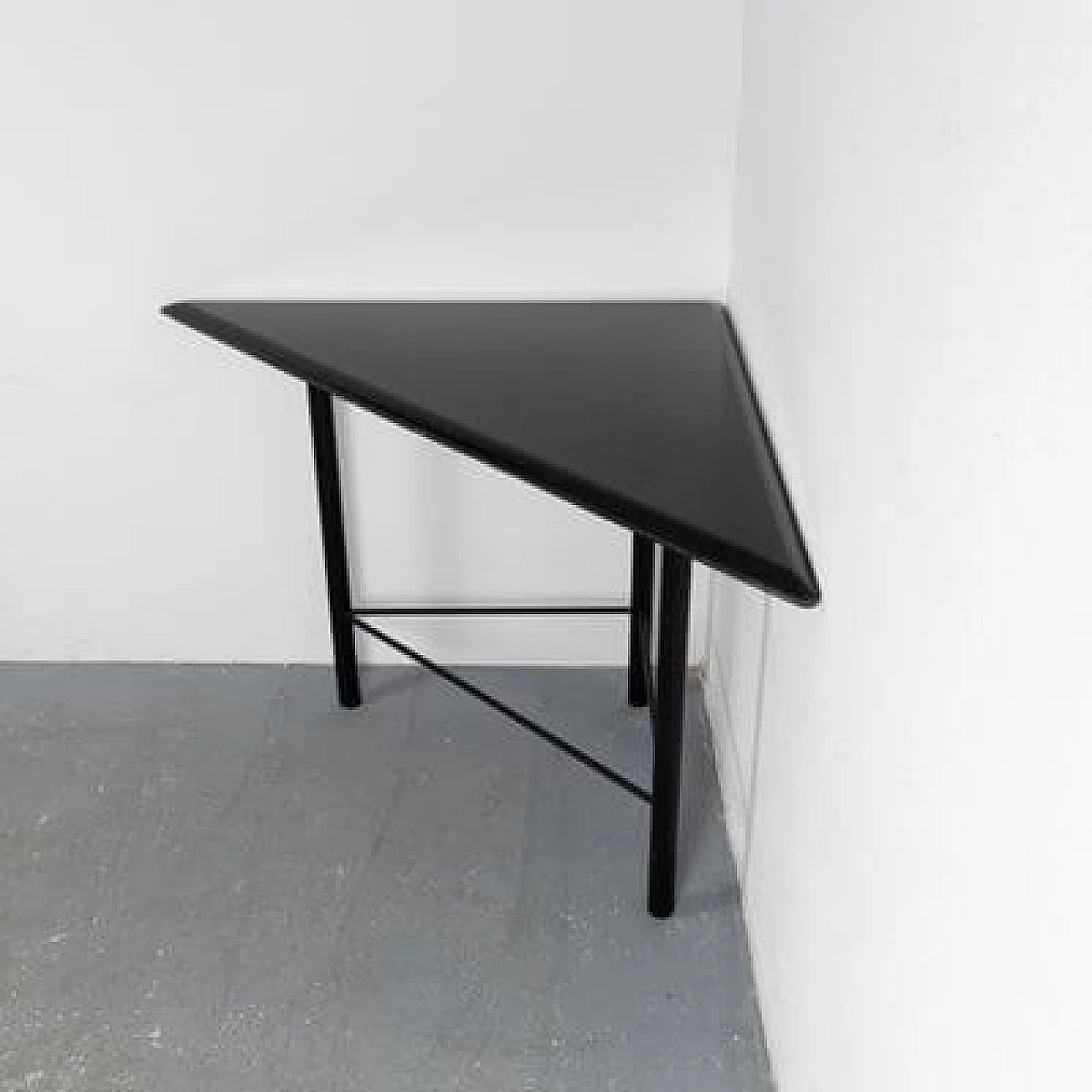 Angoliera con ripiano in pelle, anni '80 2