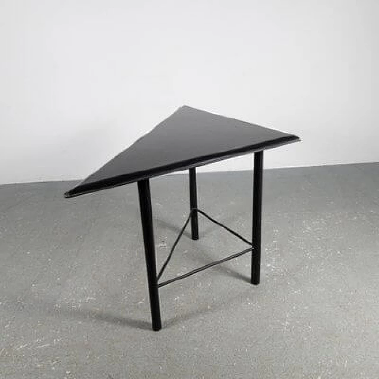 Angoliera con ripiano in pelle, anni '80 4