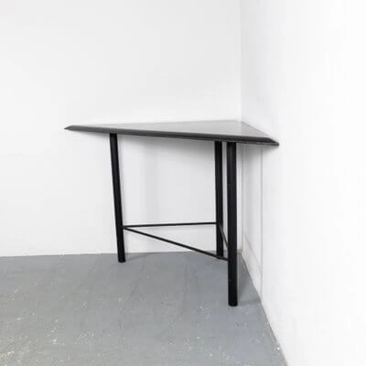 Angoliera con ripiano in pelle, anni '80 11