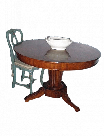 Round walnut table with drawer on fascia, 19th century