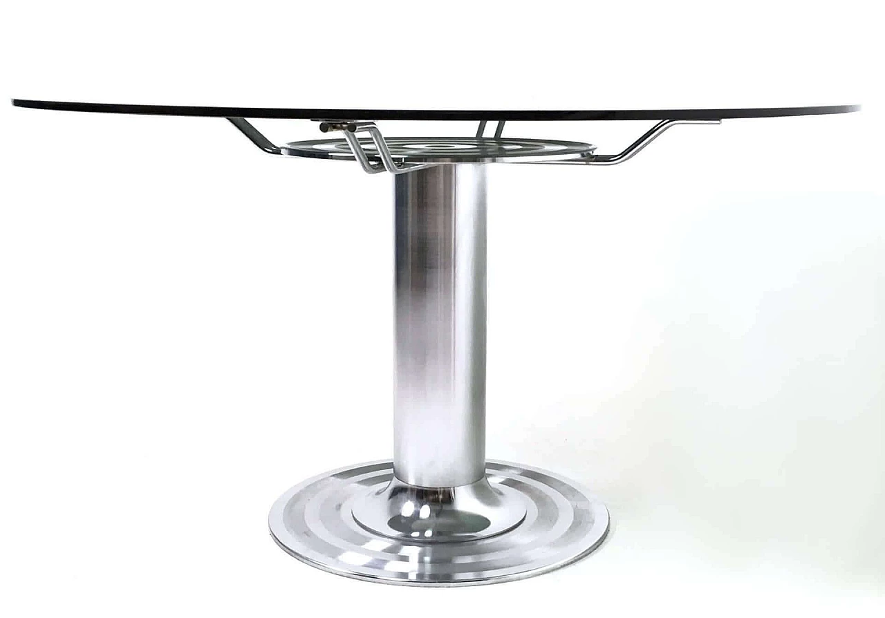 Tavolo rotondo in metallo cromato con piano in vetro temperato, anni '70 1